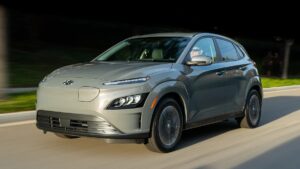 Novo Hyundai Kona 2023 elétrico tem estilo diferente e autonomia controversa