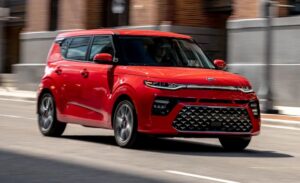 Novo Kia Soul 2023 concorre com Volkswagen Taos e mantém visual chamativo