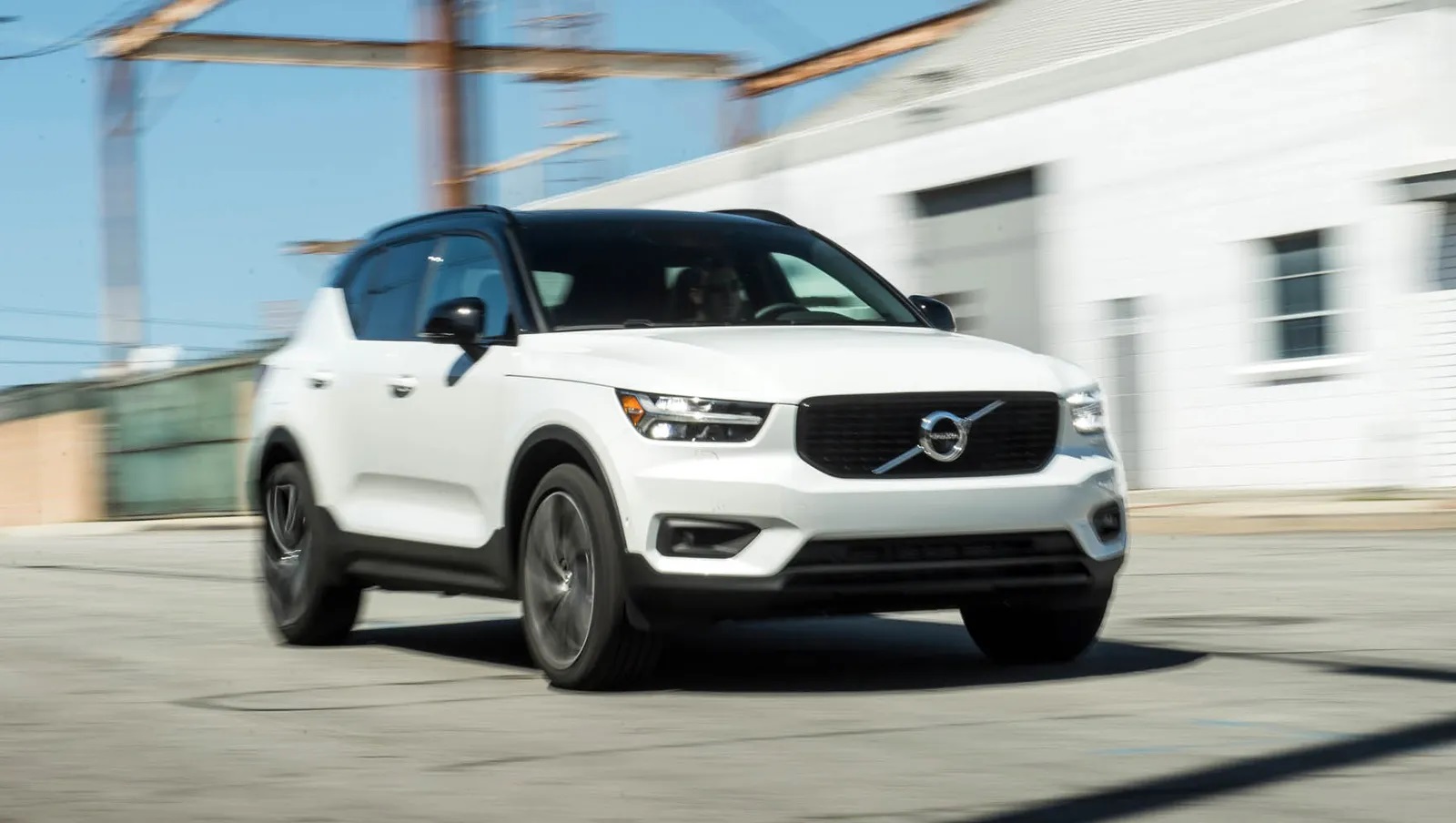 Novo Volvo XC40 2023 chega cheio de estilo e potência