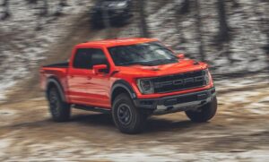 Nova Ford F-150 Raptor 2023 é única picape que encara a RAM TRX