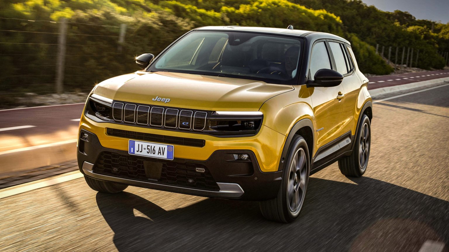 Novo Jeep Avenger 2023: Versão totalmente elétrica chega em outubro