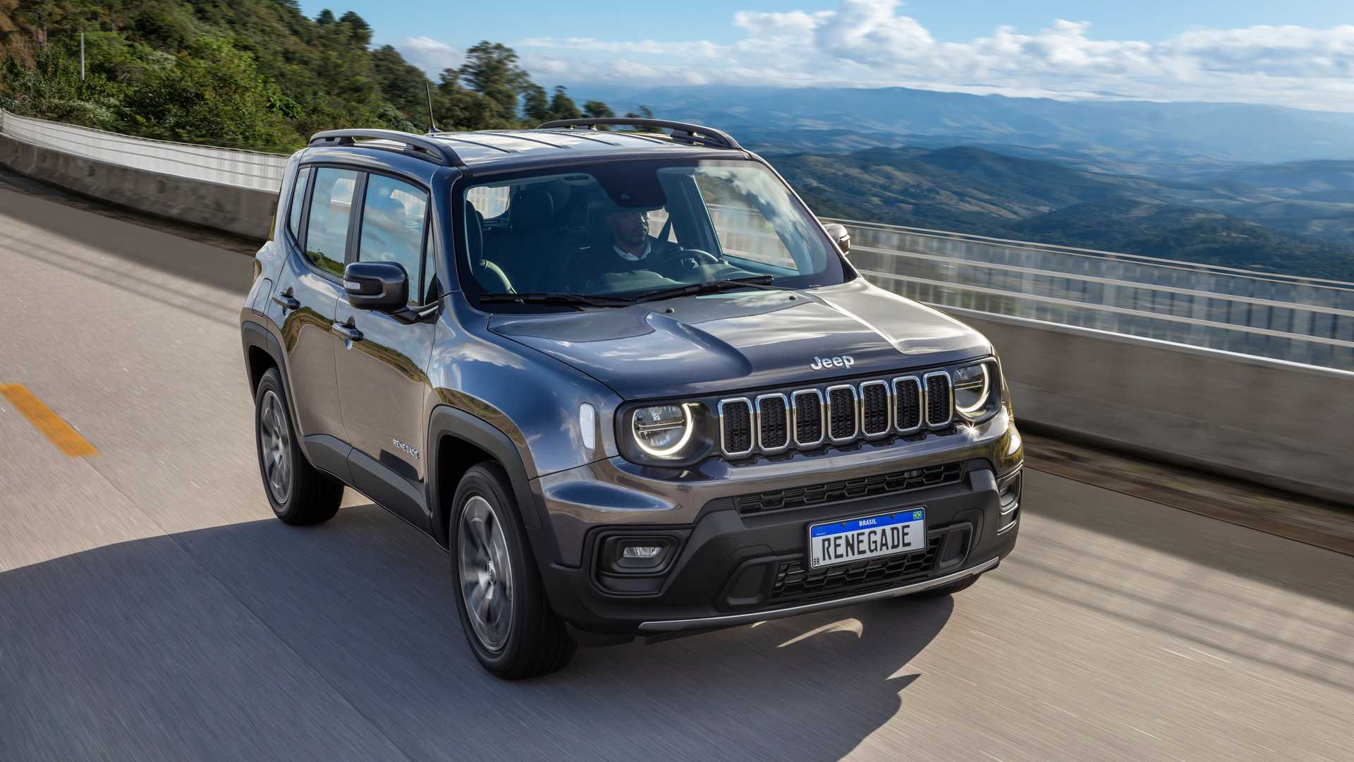 Novo Renegade 2023 não tem motor a diesel e conta com super filtro de ar N95