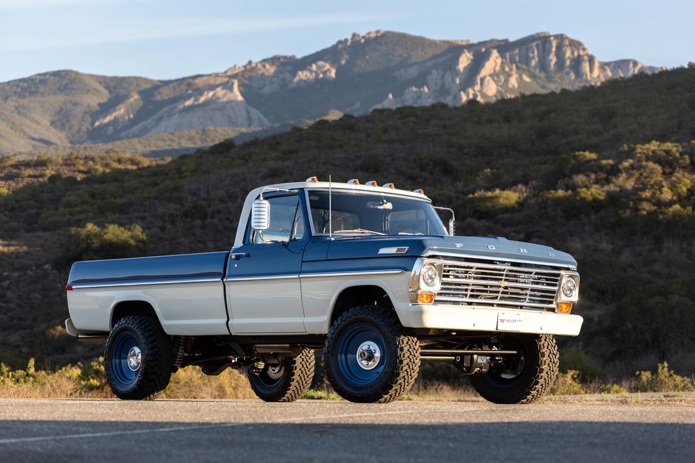 Ford F-250 1970: Picape clássica é restaurada e fica caríssima com detalhes modernos