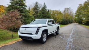 Nova Lordstown Endurance 2023 é picape elétrica focada em trabalho em frotas
