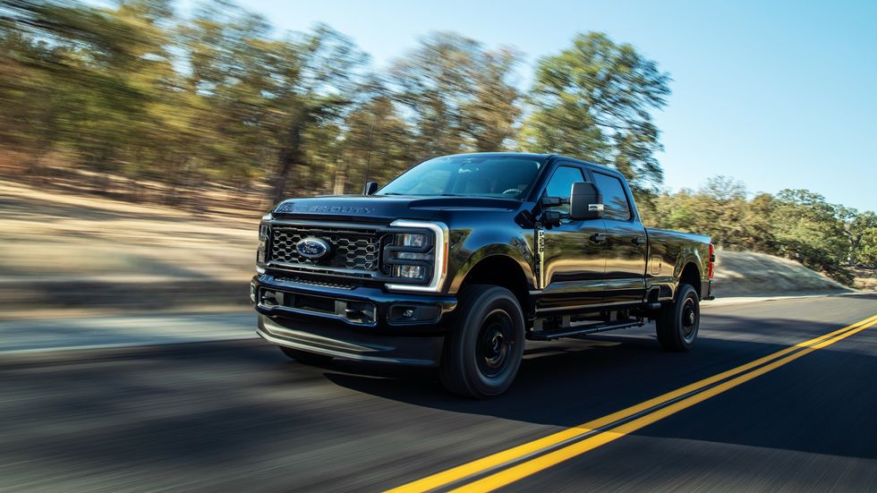 Nova pick-up Ford Super Duty 2023 chega com novidades no visual e na motorização