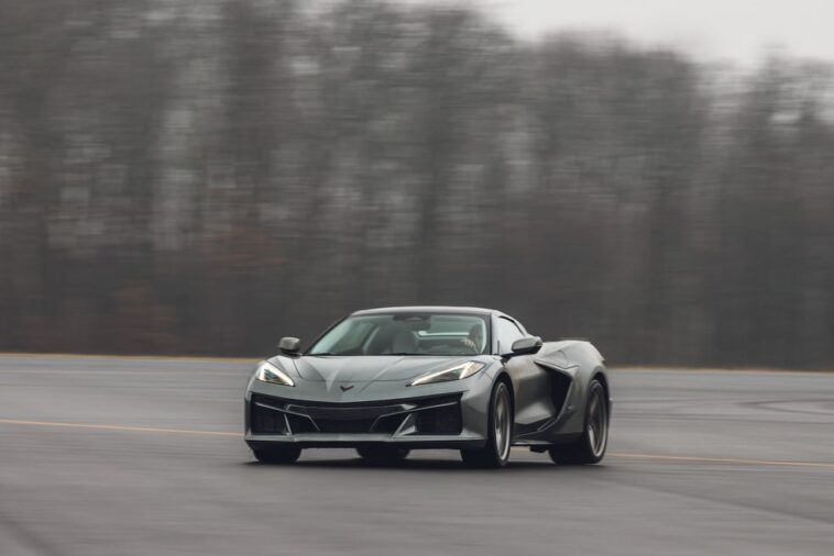 Novo Chevrolet Corvette E-Ray 2024: Preço, desempenho e mais