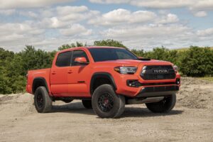 Nova pick-up Hilux 2024 é puro poder e tecnologia ligados à Toyota Tacoma dos EUA