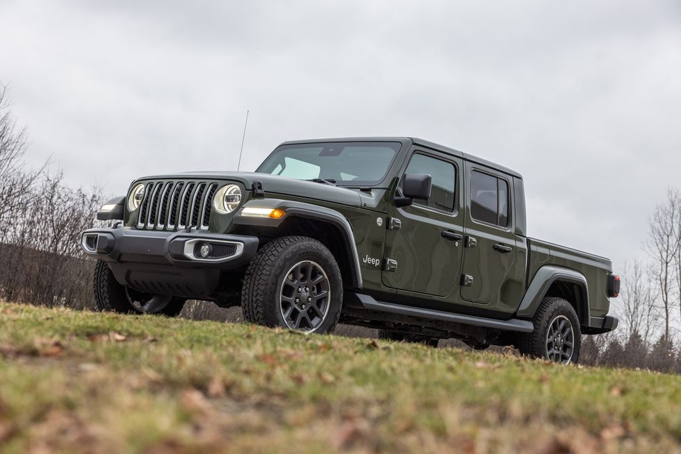 Nova pick-up Jeep Gladiator 2023 tem versão a gás mais rápida do que a diesel