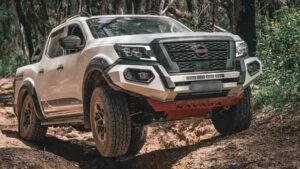 Picape Nissan Navara 2024 ganha novo visual e pode ter motor híbrido