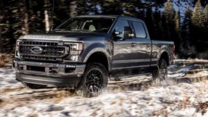 Nova pick-up F-350 Super Duty 2024 terá capacidade de reboque absurda
