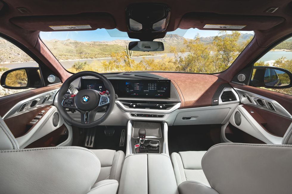 Novo BMW XM 2023 fotos