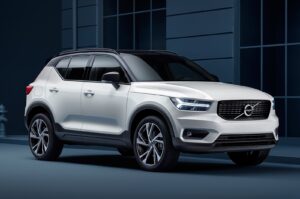 Novo Volvo XC40 2024: Luxo, Tecnologia e Eficiência Energética