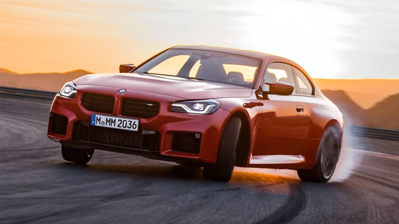 BMW M2 chega ao Brasil com motor seis cilindros biturbo e 460 cv