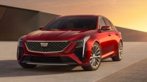 Cadillac CT5 2025 chega com novidades marcantes