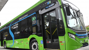 Mercedes-Benz expande frota de ônibus elétricos em São Paulo: A revolução verde no transporte público